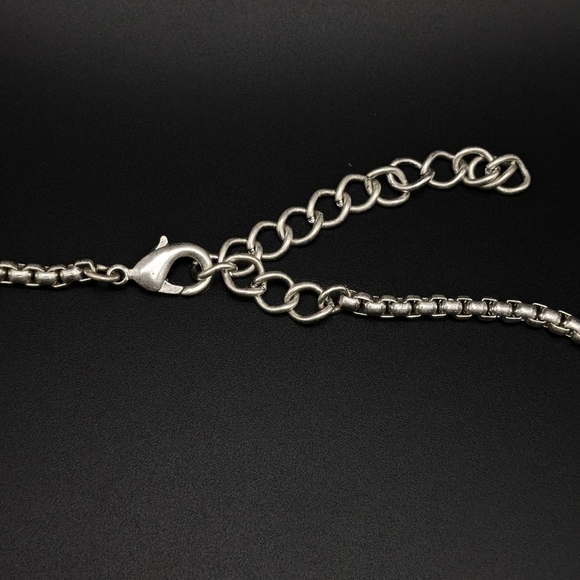 GEOMETRIC Statement Necklace With Arrowheads And Crystal Rhinestones - Picture 7 of 7